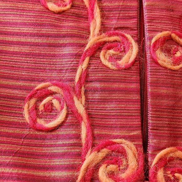 GOKALDAS IMAGES, silk blouse‎ size small. This lovely blouse has an Asian… - Picture 10 of 11